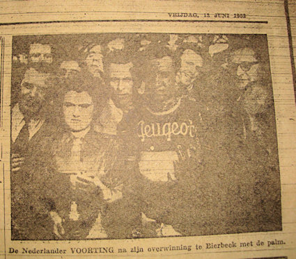 19520612-HV-foto-Voorting-huldiging.JPG - 77,02 kB