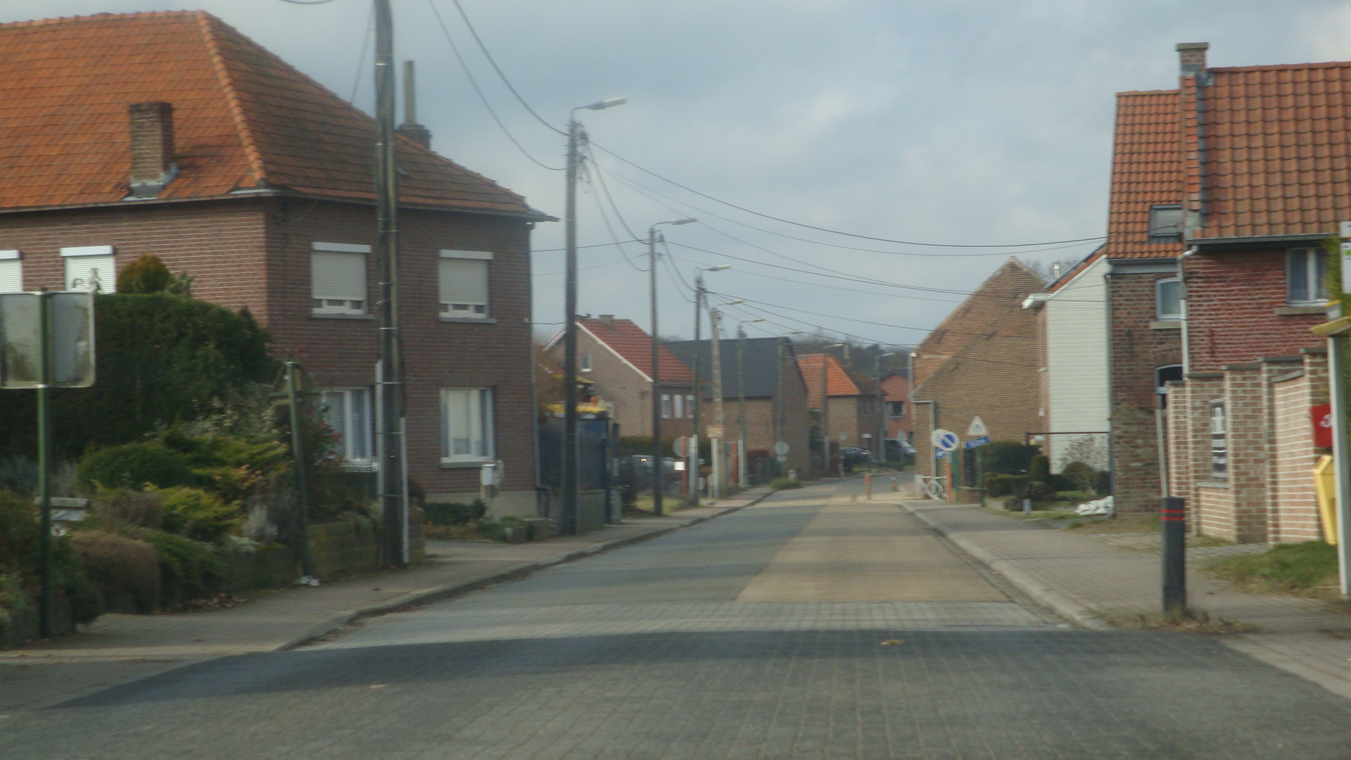 83-Hoegaardsesteenweg--vernauwing.JPG - 889,75 kB